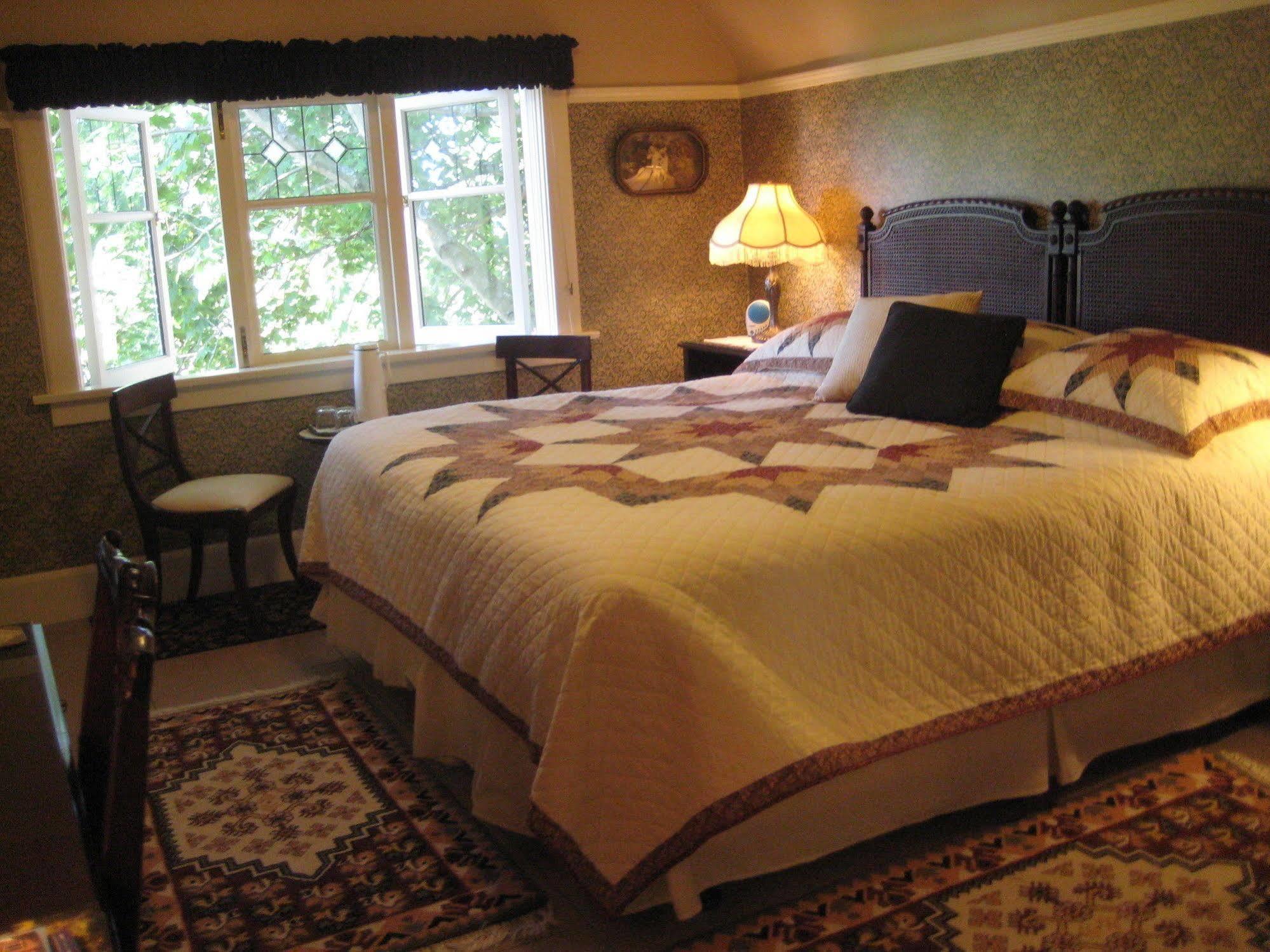 Point Grey Guest House Vancouver Ngoại thất bức ảnh
